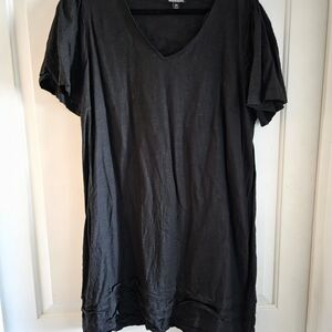 Nicole Miller Black V-Neck Tunic Top